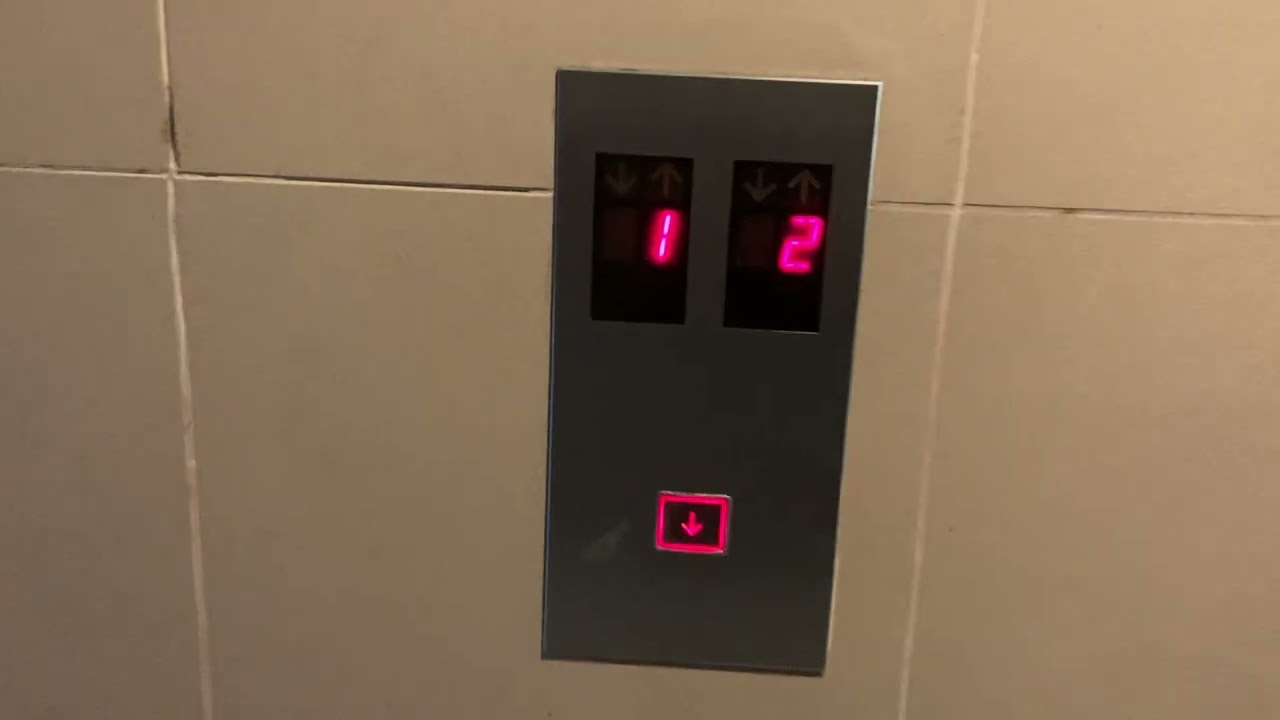 EXTREMELY RARE! Schindler E-Type Elevators at Near @laceech house , Murror Road , Abu Dhabi , U.A.E