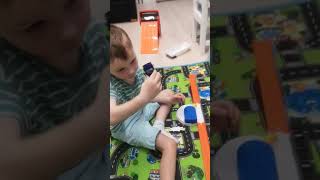 Обзор поворотного ускорителя Хот Вилс Hot Wheels Track builder Custom Turn Kicker