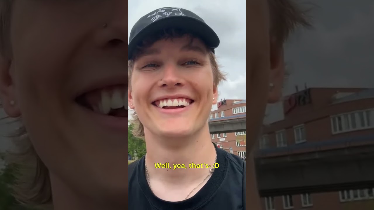 Velcuz forgets he is a streamer