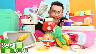 Yeşil Kutu - Yeni bölüm! Nail baba mutfak eşyaları yerleştiriyor. Play Doh mutfak seti