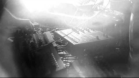 Drone / Access Virus TI 2, MFB Kraftzwerg