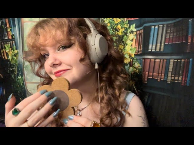Tapping and scratching ASMR to relax to 😴