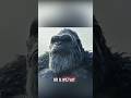 Pourquoi King Kong a-t-il une main en métal ? 🦾 (Focus sur le mystère)#histoirecourte #shorts