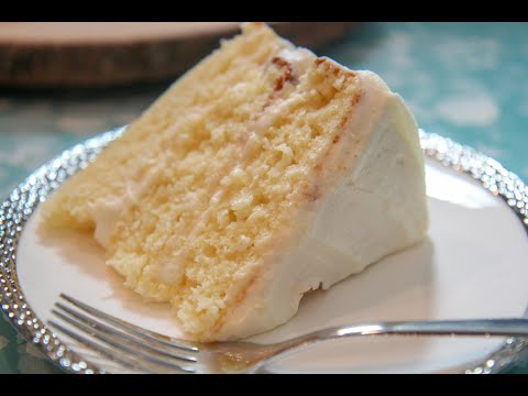 lemon-cake-with-cream-cheese-buttercream