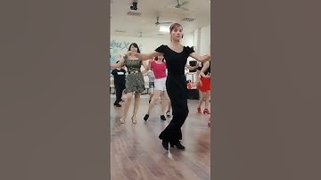 Cha cha cha - tập luyện với hội chị em Vũ Điệu Xanh