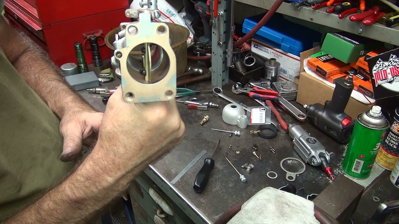R Linkert Fuel Fitting For Knucklehead & Panhead – Fits 61" Rigid, 74" 4-Speed Dresser Models
