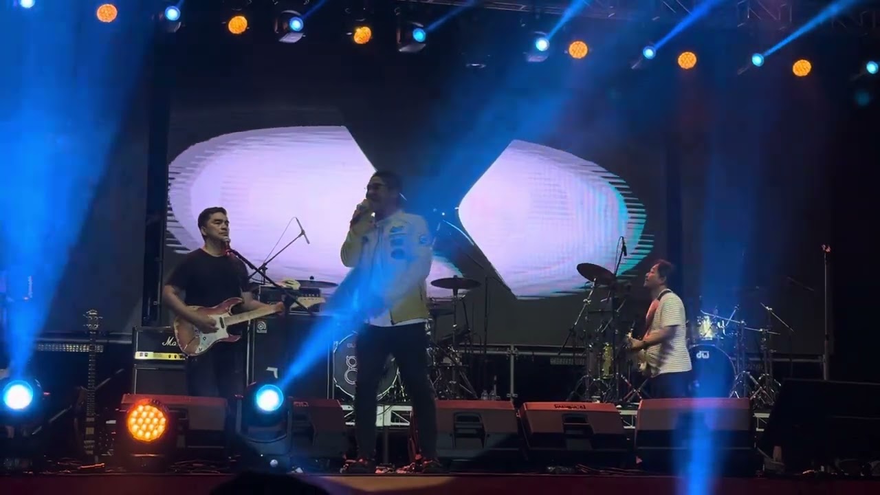 Ungu -  Demi Waktu x Pergilah Kasih (Live at Malaysia 2024)
