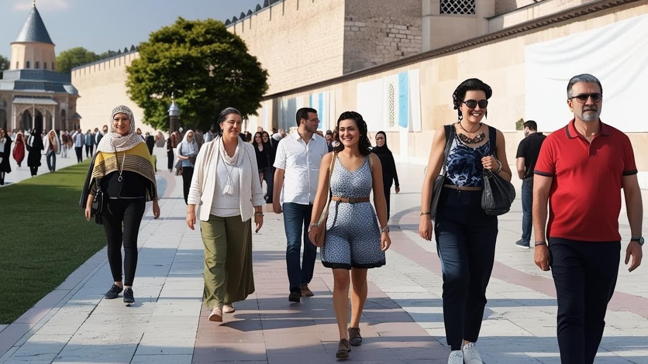 WALKING TOUR OUTSIDE TOPKAPI PALACE AND SULTANAHMET AREA