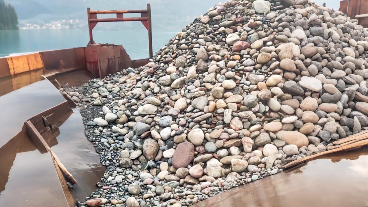 Barge unloading 4400 tons of cobblestone - Relaxing flow - Work vlog on the barge