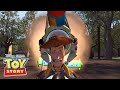 Woody y buzz arrancan con un cohete  toy story  disney junior oficial