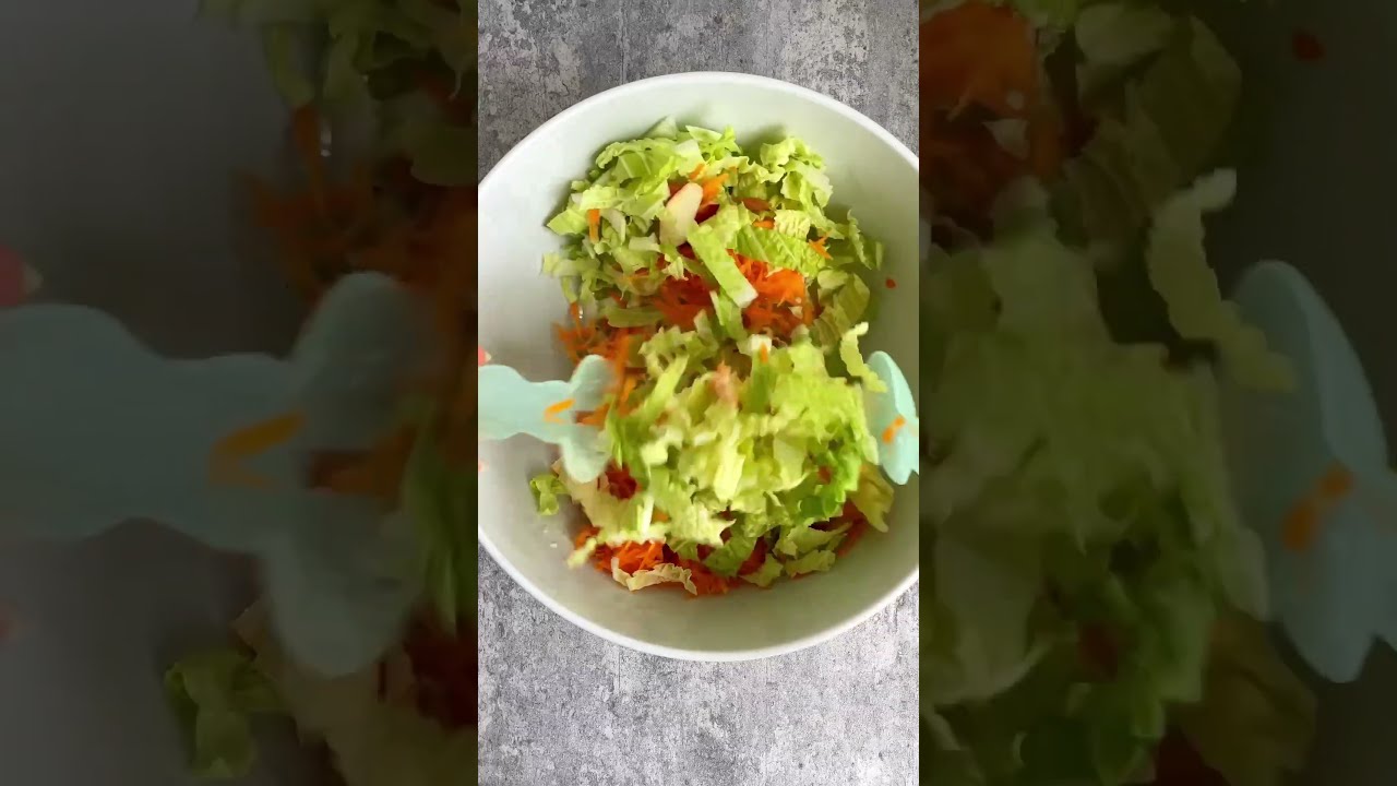 Chinakohl-Apfel-Salat mit veganem Joghurtdressing Rezept | 4 Portionen ...