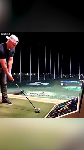 Mike Trout with the greatest Top Golf moment ever!