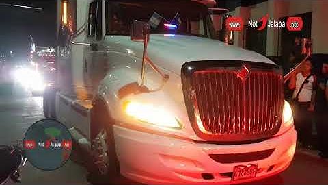 POR PRIMERA VEZ EN JALAPA SE REALIZÓ EL DESFILE DE AUTOMÓVILES Y CABEZALES MODIFICADOS