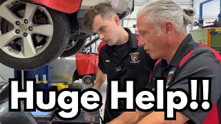 видео: Мы сэкономили этому клиенту МНОГО денег из-за проблемы с кондиционером в его Lexus!! картинка: Мы сэкономили этому клиенту МНОГО денег из-за проблемы с кондиционером в его Lexus!!