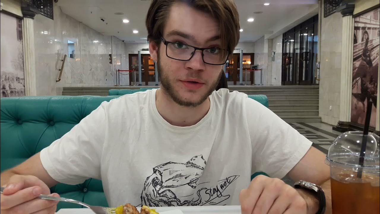 Обзор на булочку с корицей за 200+ рублей - YouTube