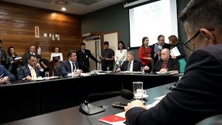 CCJ debate taxas cobradas por municípios