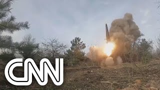 Vídeo do governo russo mostra míssil sendo disparado | WW