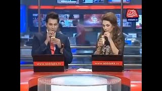 Pakistan: Next level marketing. Abb Takk news anchors sell juice during bulletin screenshot 3