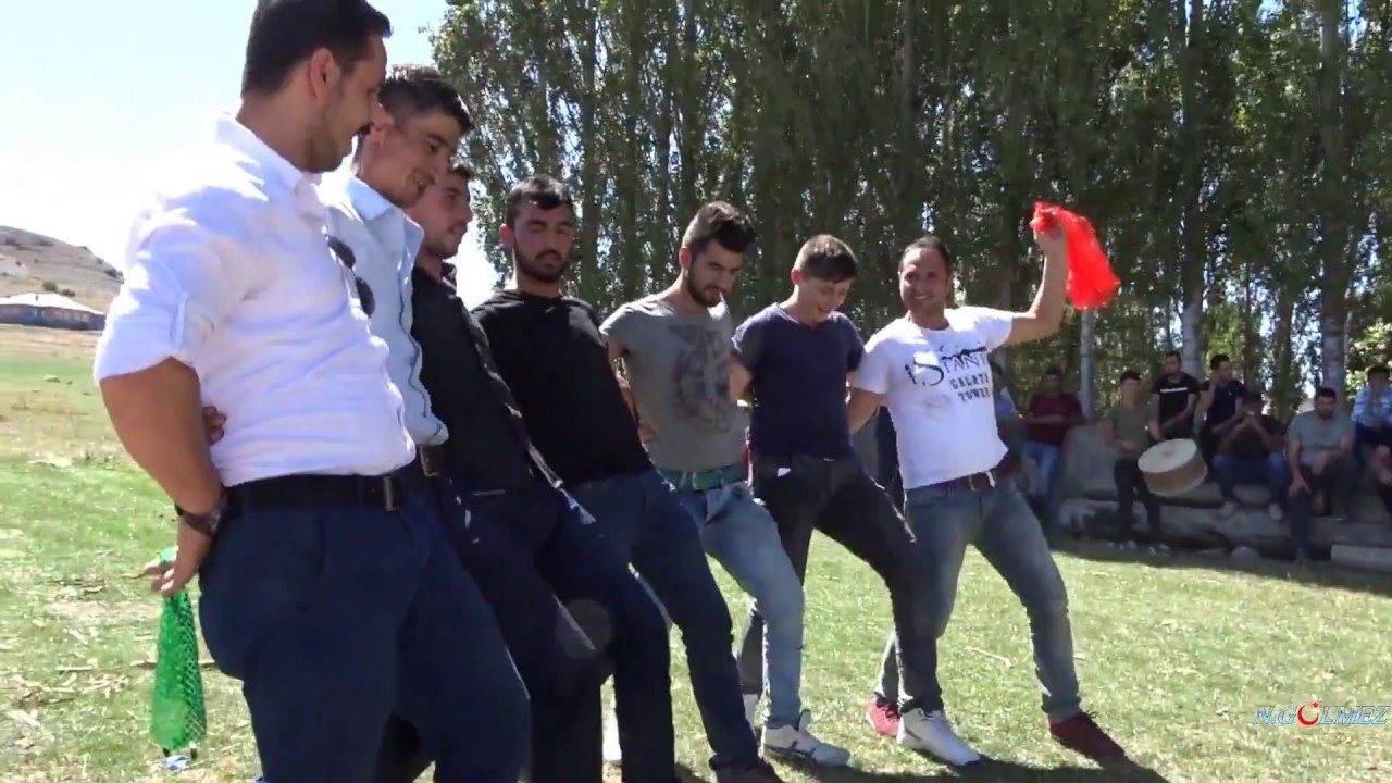 Halay Böyle Oynanır, Mektebin Bacaları Halayı Sivas - Çongar