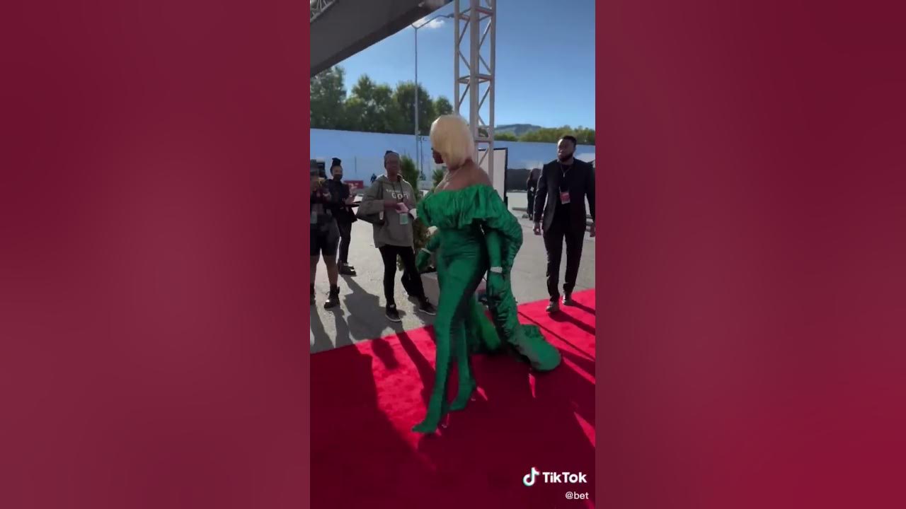 Remy Ma & Papoose Arrive At #hiphopawards22 #shorts #redcarpet @remyma @papoose #hiphopawards