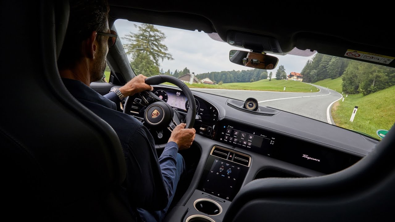 Тест драйв турбо. Porsche Taycan Turbo s тест драйв. Mercedes Test Drive. Тест драйв Тайкан турбо с. The person Driving the Porsche.