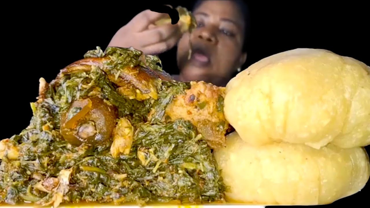 African food mukbang/ fufu with vegetable soup ASMR fufu mukbang 