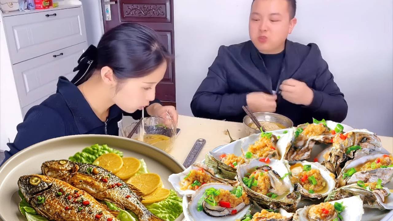 蠢老公为了不让我吃吃饭，还故意拍照，不料我翻个面他就傻眼了【九零后夫妻】