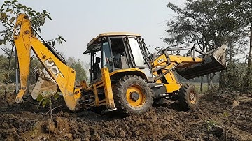 JCB Dozer Working at The Edge Of The Lake - JCB VIDEO - JCB Dozer Working
