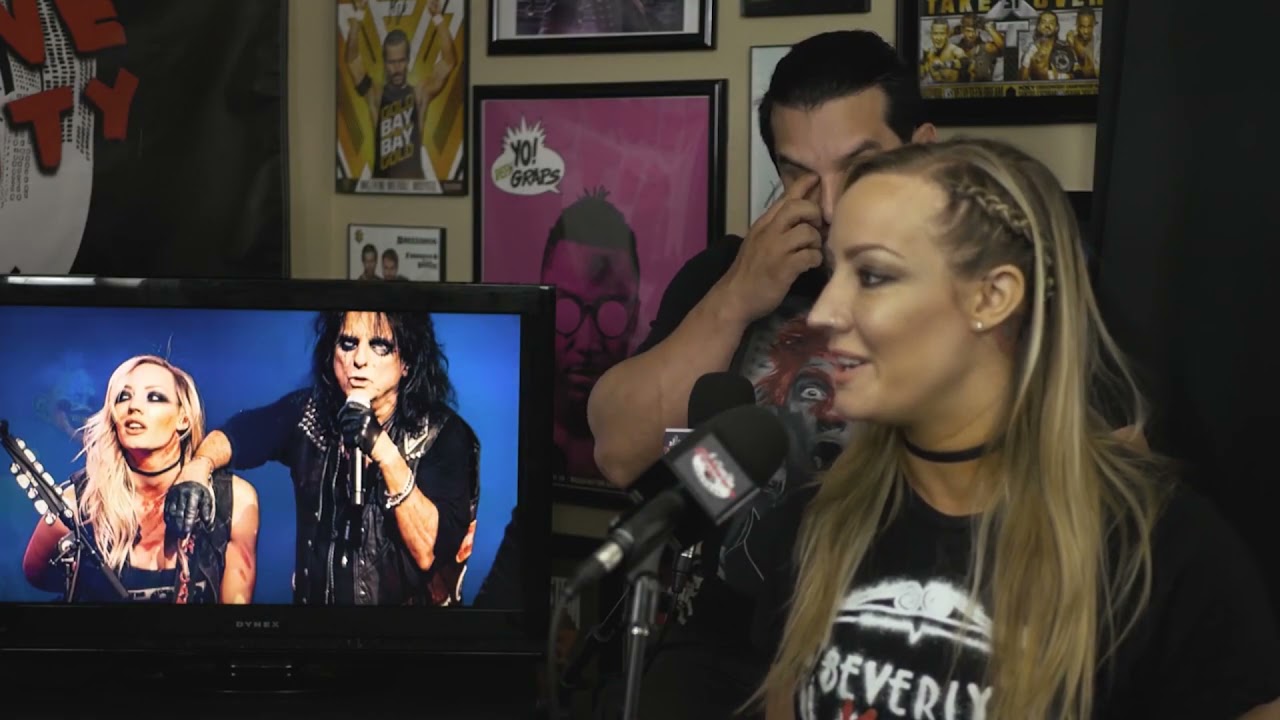 Нита Штраус размышляет о гастролях с Элисом Купером (Highlight)