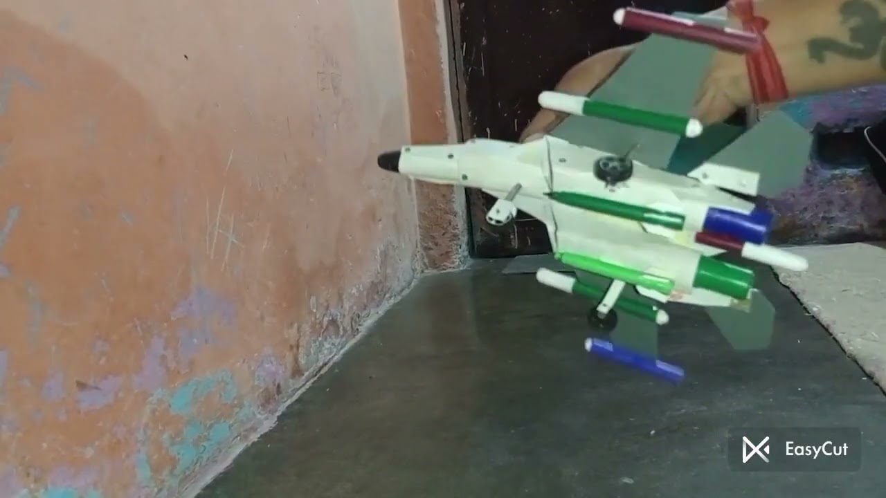 Waste material sukhoi su 30 fighter jet making in home 