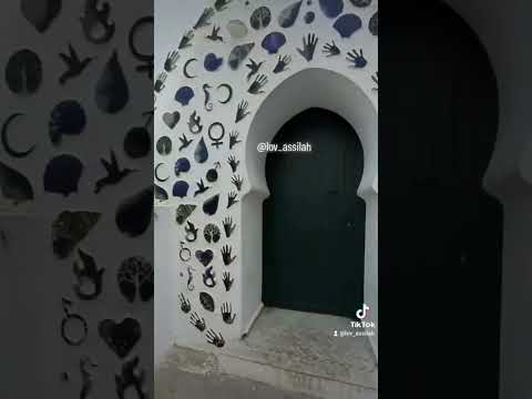 بعض الأبواب العتيقة في مدينه أصيلة  