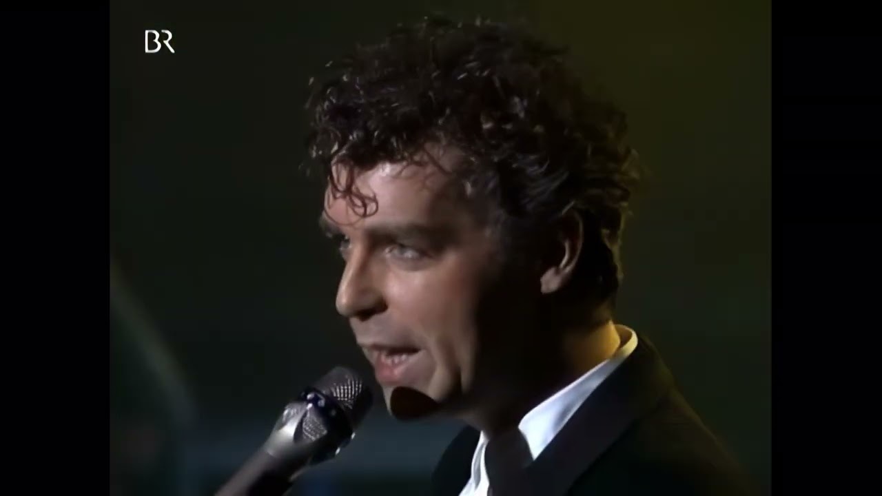 ペット・ショップ・ボーイズ/レフト・トゥ・マイ・オウン・ディヴァイセズ(ディス… Pet Shop Boys - Left to my own devices - YouTube