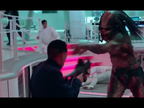 predator-2018-all-fight-scenes