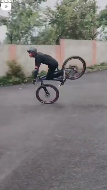 Endo 180 stoppie with fakie #shorts #stoppie #mtb #freestyle #ridehard #street