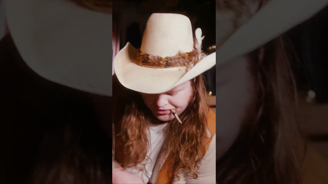 Sleduj The Gibson limited Eric Clapton Firebird One - this one has some special Bill Murray Mojo on it.. na YouTube Sleduj The Gibson limited Eric Clapton Firebird One - this one has some special Bill Murray Mojo on it.. na YouTube