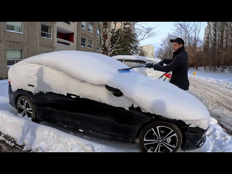 Vídeo: O que posso usar para limpar a neve do meu carro?