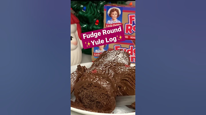Little Debbie Yule Log! #cake #cakedecorating #littledebbie #easydessert #christmascake