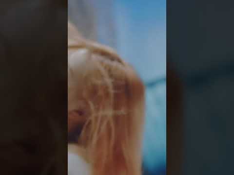 Rosè Harleys In Hawaii Edit