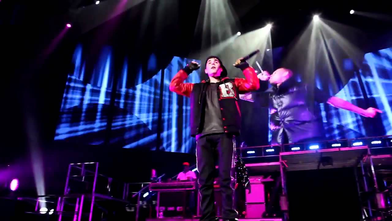 Look At me Now - Justin Bieber and Chris Brown - Sydney Australia Surprise