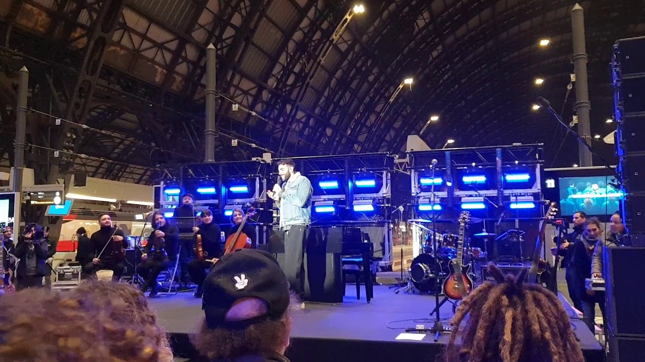 Marco Mengoni parla dei suoi viaggi