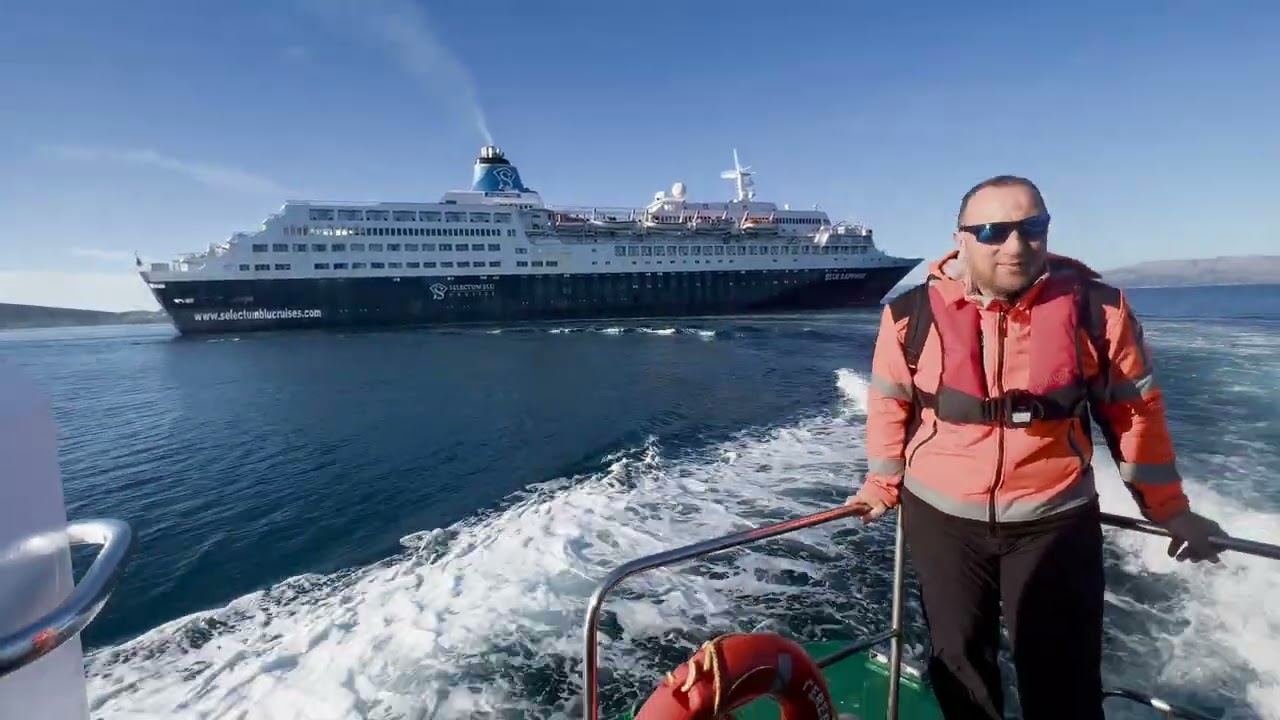 Blue Sapphire Unberthing & embarkation to U16