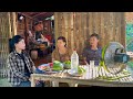Why do Sister Hat and her husband want Hong to sell the farm and come live with them?