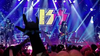 Video thumbnail of "KISS Night one Detroit Rock City,Hide Your Heart and Rock And Roll All Nite"