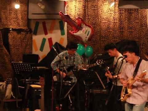 In memory of our band mate Brian 許炳森 who passed away 4 years ago Reelin in the years