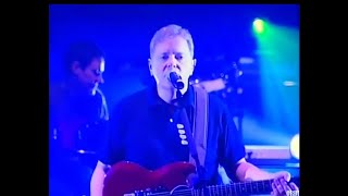 New Order - Love Vigilantes (Apollo Manchester, Manchester, England, 14.11.2005)