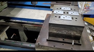 Máy CNC tán dập chốt linh kiện đột dập nhanh chính xác.