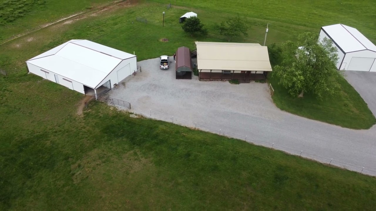 Stonefort, IL Beautiful Property Perfect for Horses For Sale