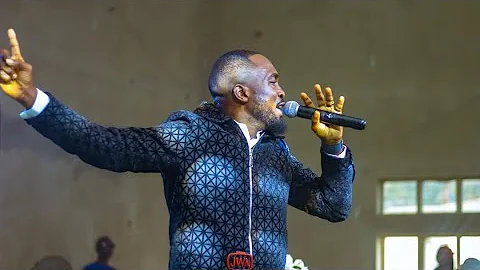 BABATUNMISE ENERGETIC PRAISE AT SENWELE JESU GOLDEN JUBILEE CELEBRATION