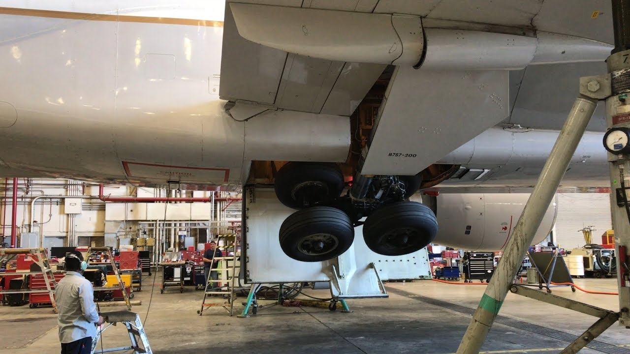 757200 Landing Gear Demonstration YouTube