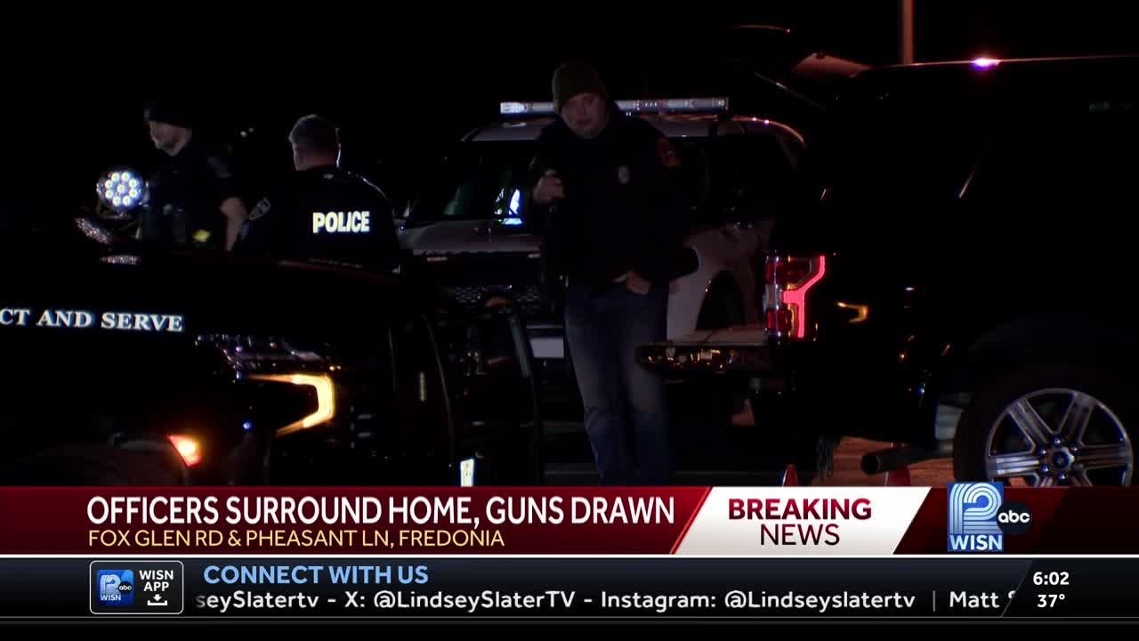 Heavily armed man barricades himself inside Ozaukee County homr - YouTube